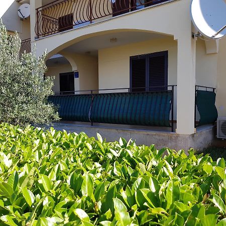 Apartment Monfiorenzo 11 ロヴィニ エクステリア 写真