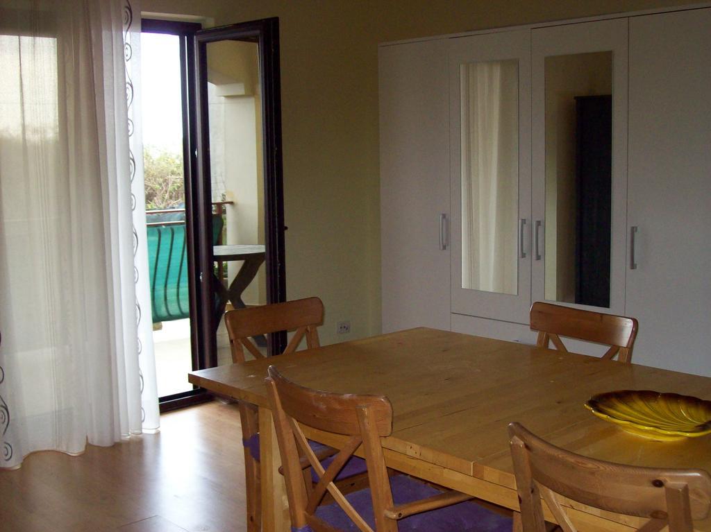 Apartment Monfiorenzo 11 ロヴィニ エクステリア 写真