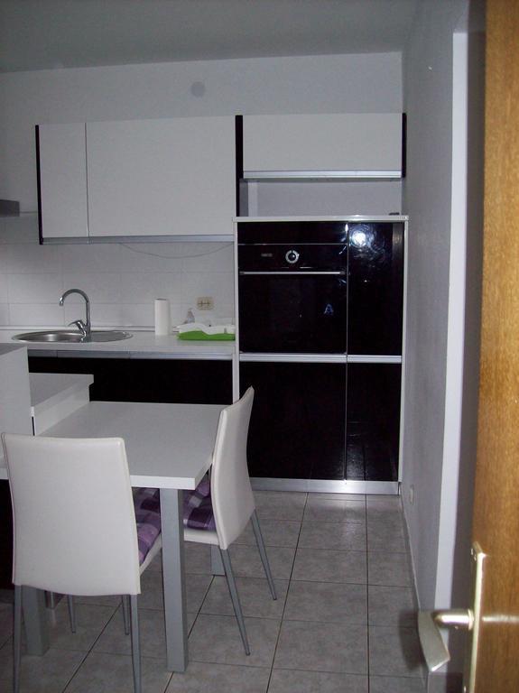 Apartment Monfiorenzo 11 ロヴィニ エクステリア 写真