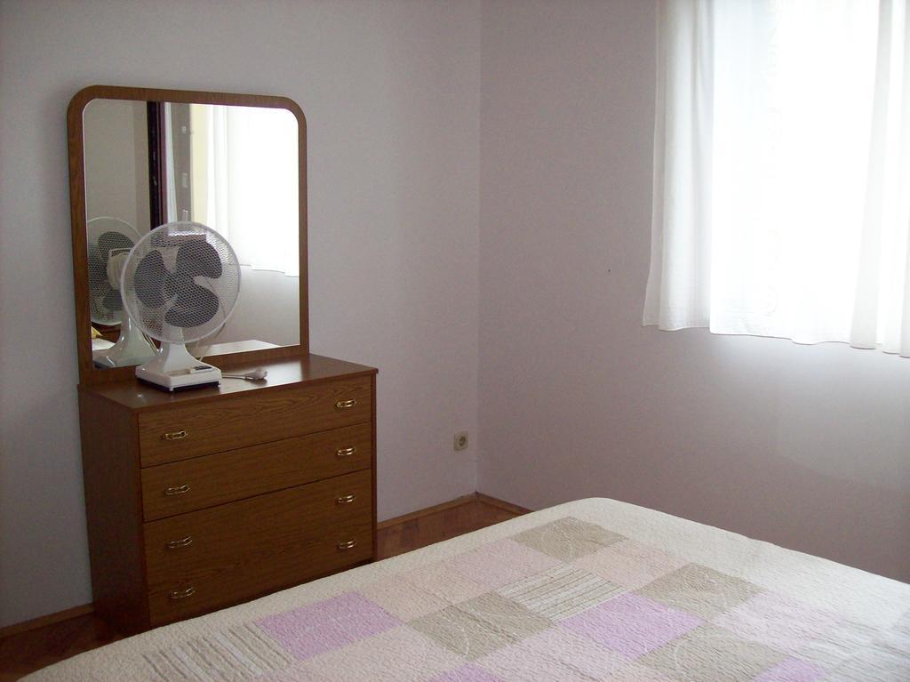Apartment Monfiorenzo 11 ロヴィニ エクステリア 写真